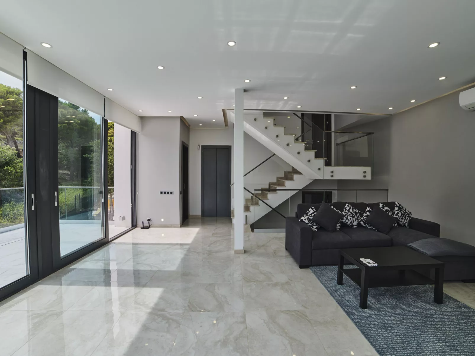 WELCS VILLA MODERNA 097 EMP con piscina - Drinnen