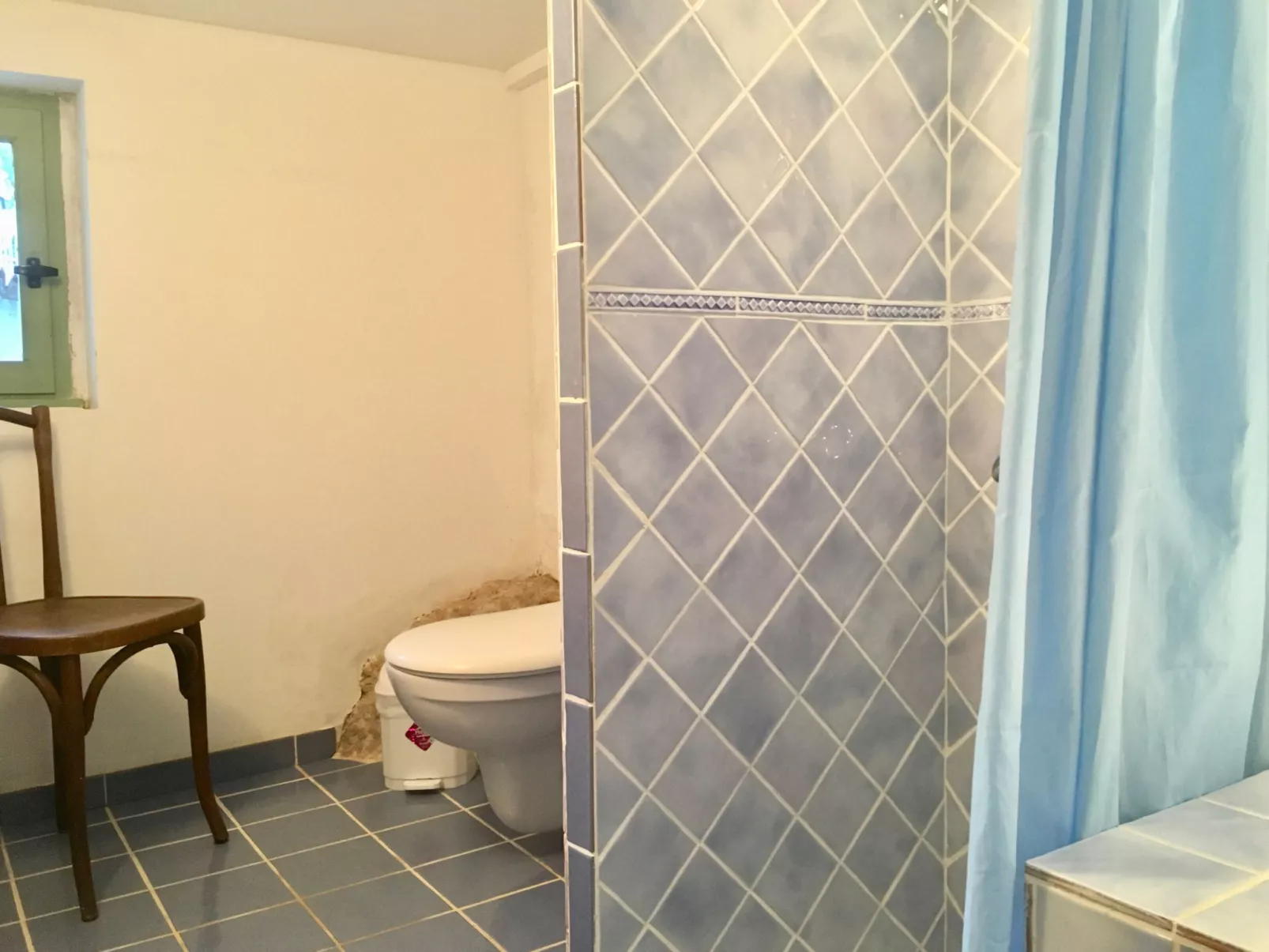 MAISON PERCHEE - Drinnen