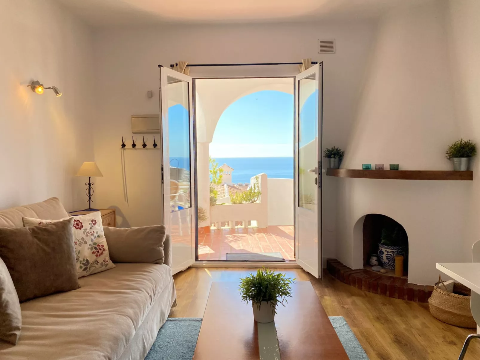 Capuchinos 42 San Juan Capistrano by Casasol - Drinnen