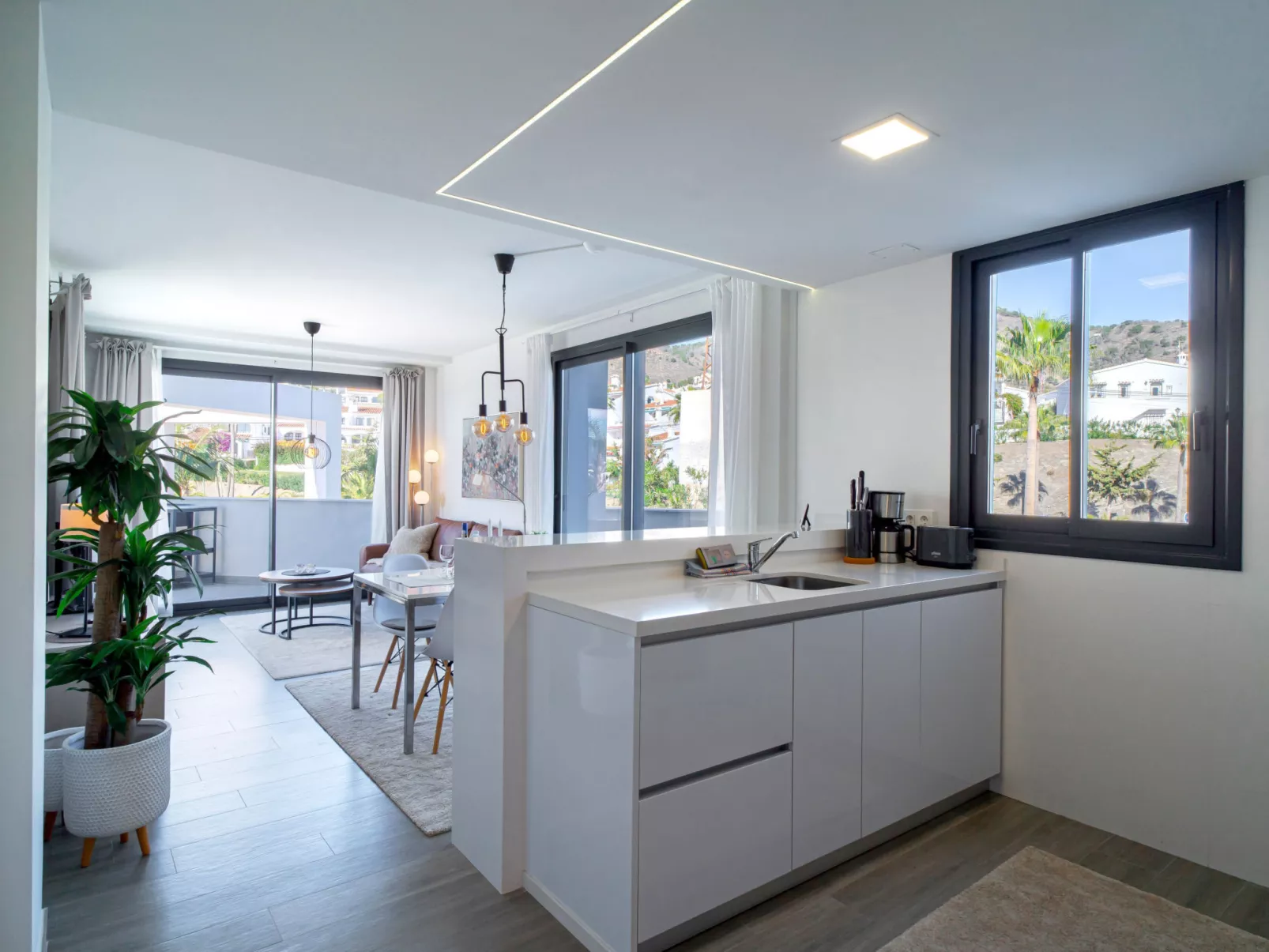 Royal Palm Luxe by Casasol - Inside