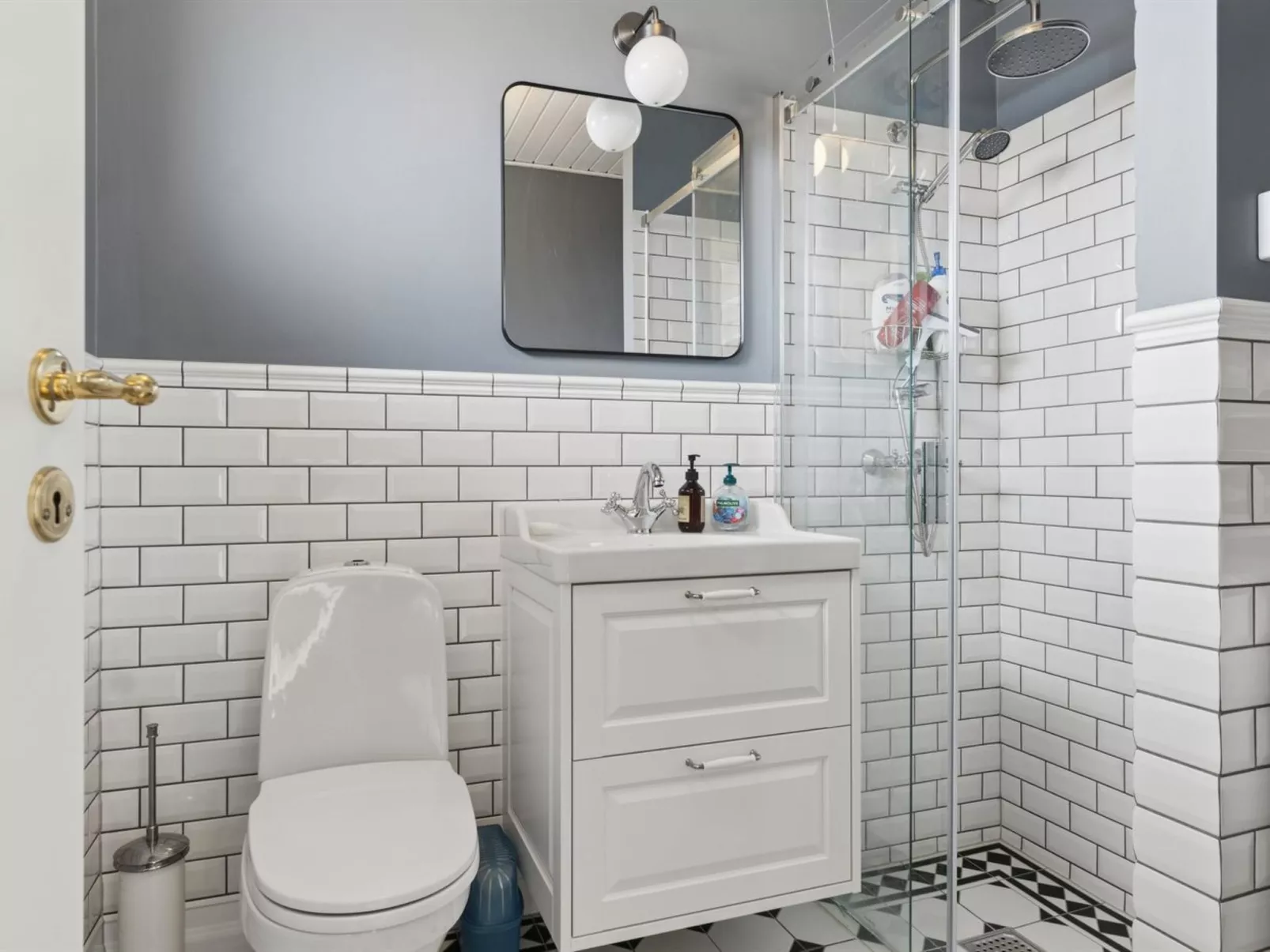 "Maksimilian" - 300m from the sea - Drinnen