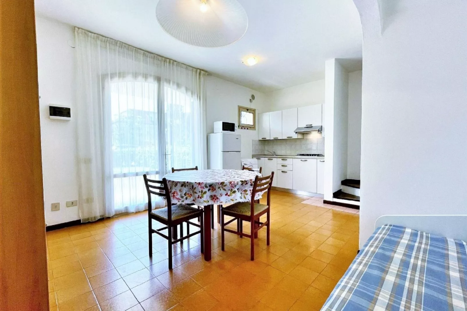 LN 32/95-Kitchen