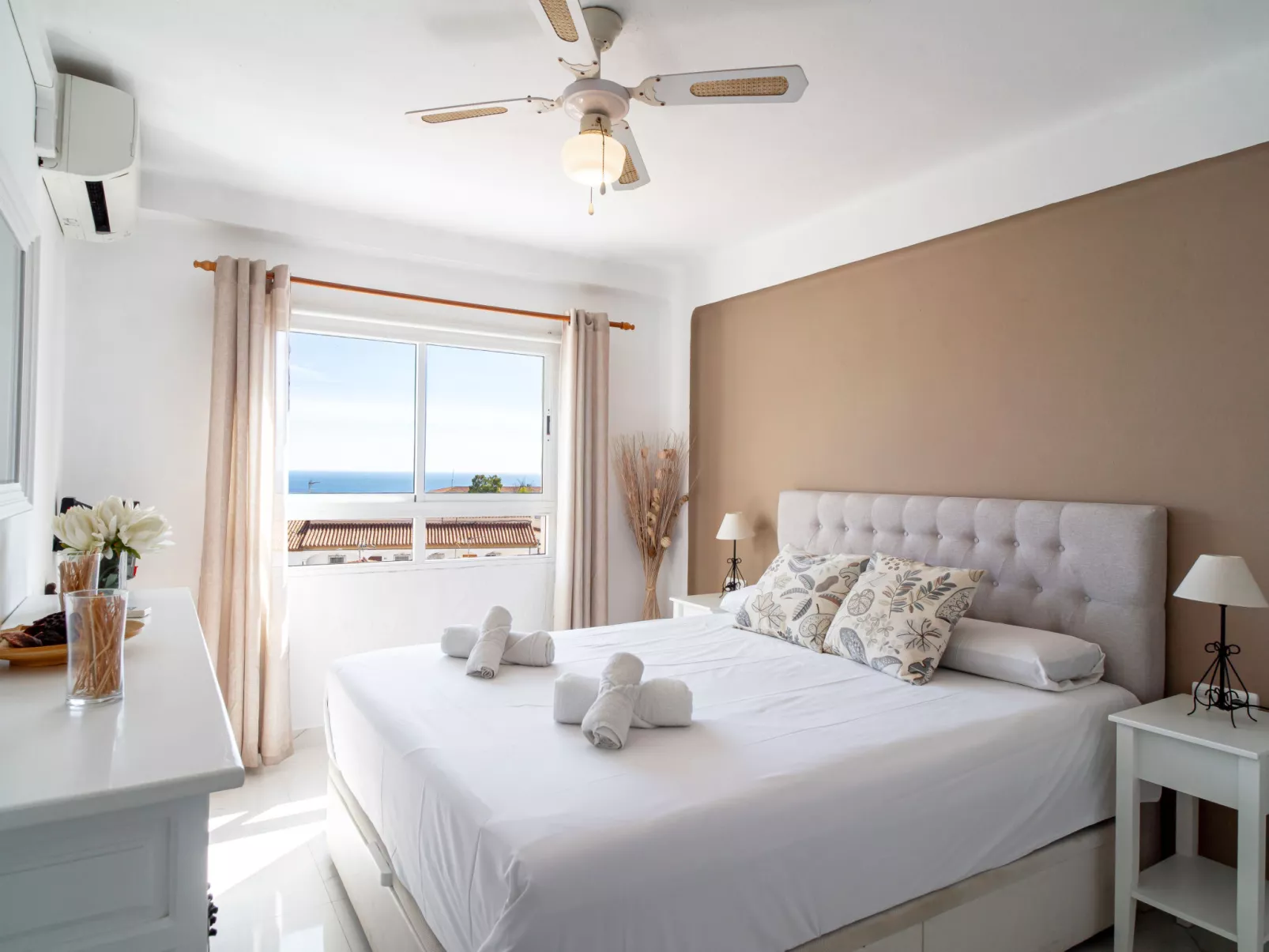 Miami 44 Seaview  by Casasol - Inside