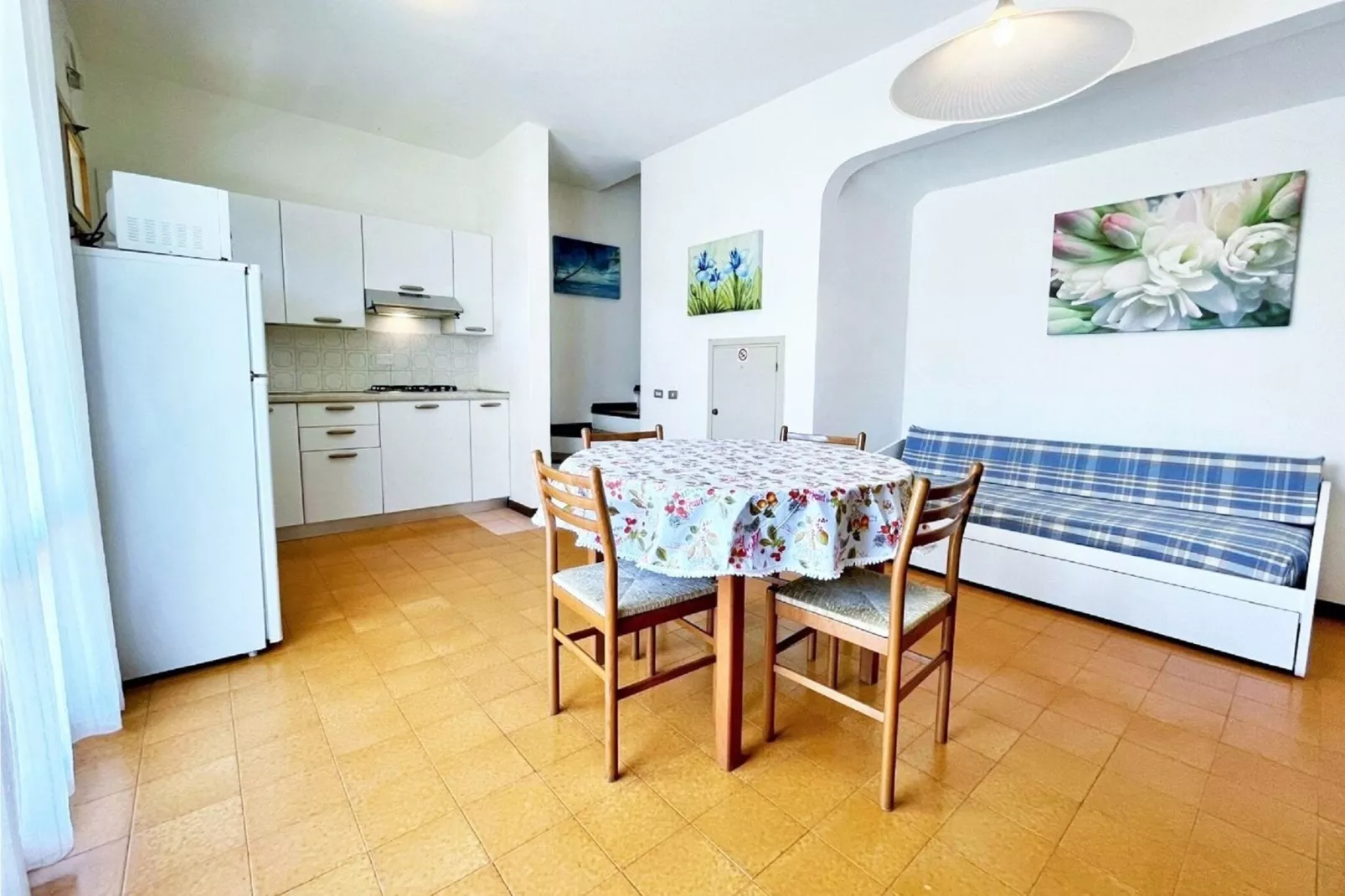 LN 34/94-Kitchen