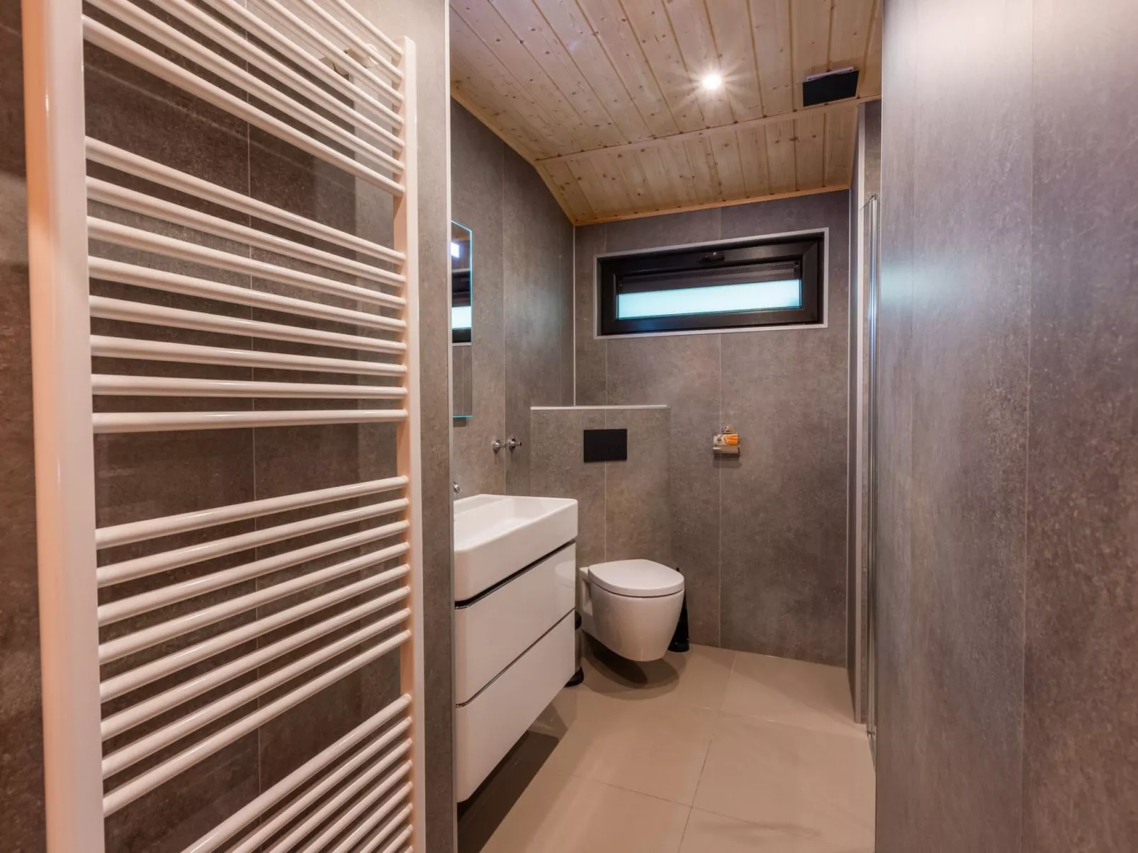 Vakantiepark De Wiltzangh - Esborg Lodge Hottub 6 - Inside