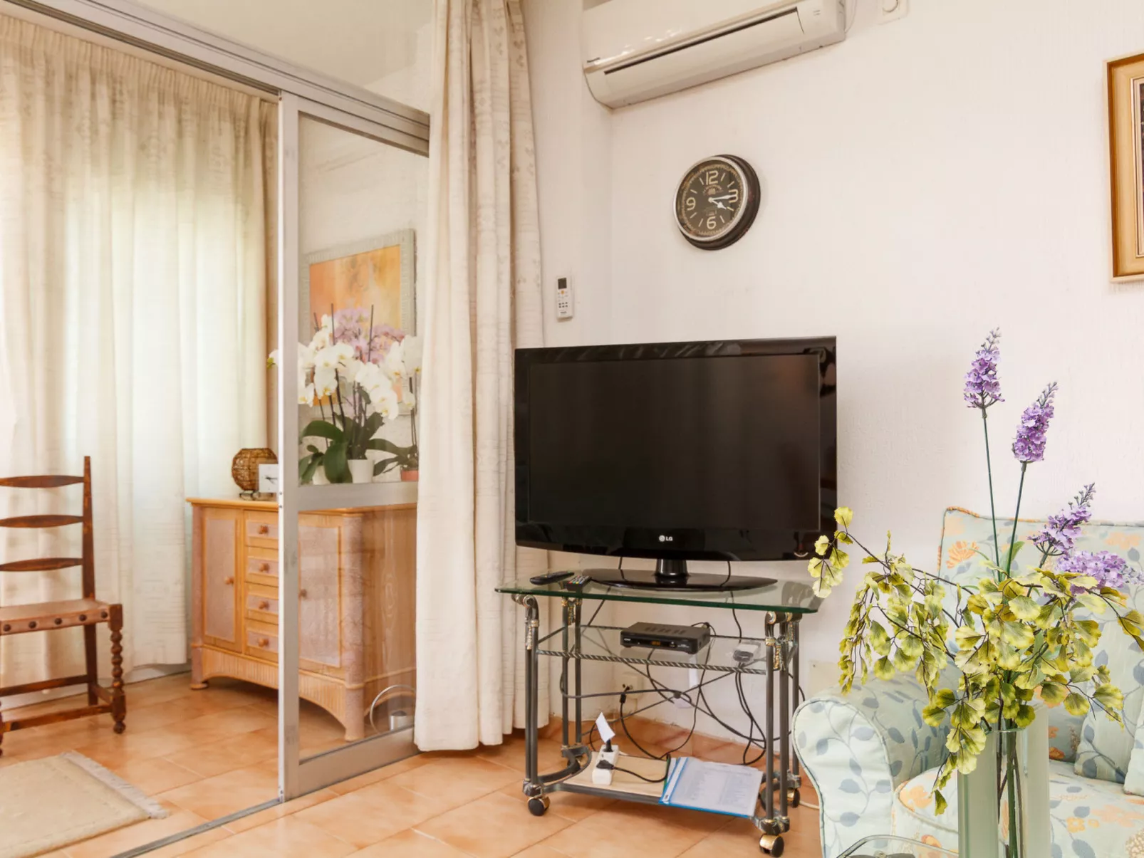 Carabeo 22 Apartment by Casasol - Inside