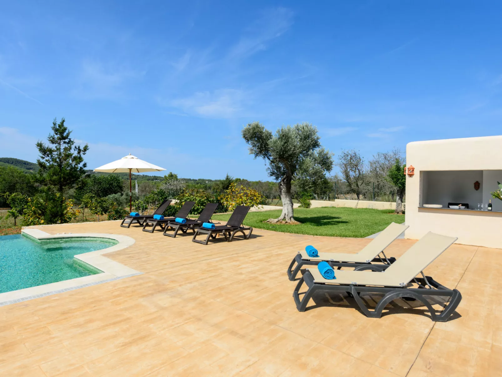 VILLA LUNA - Draußen