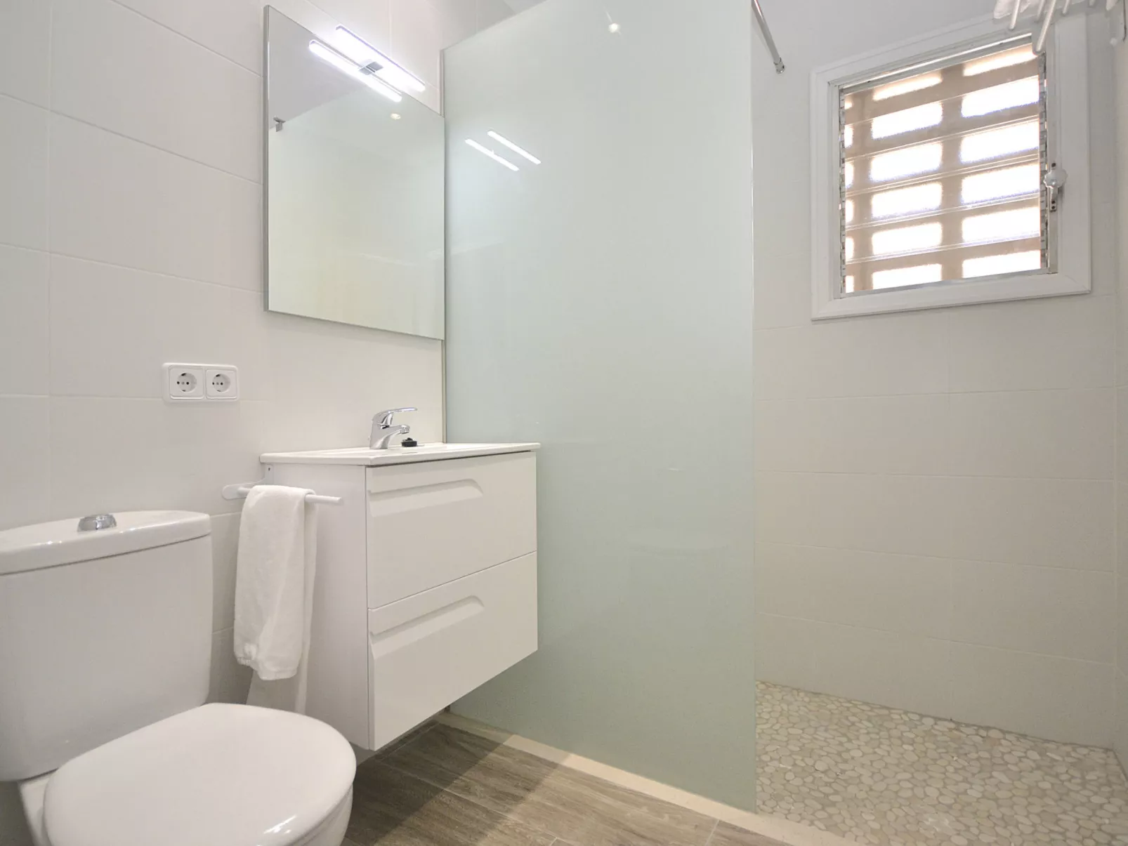 Pinocha (Villa Anglessos) - Drinnen