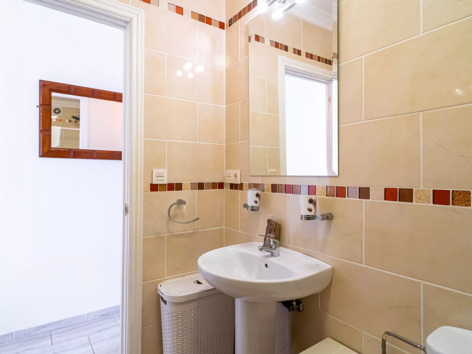 Capistrano Village Garden by Casasol - Drinnen