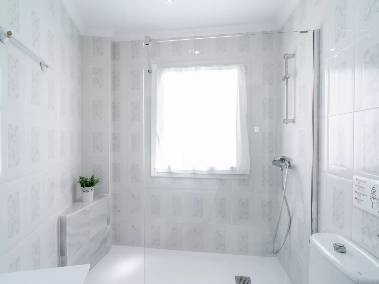Stella Maris Beachfront B by Casasol - Dedans