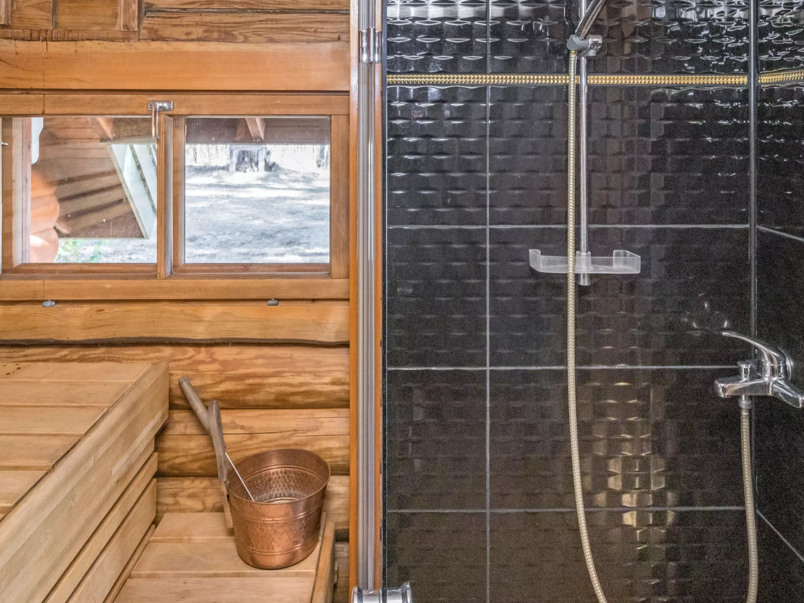 Peltoneuvos - Drinnen