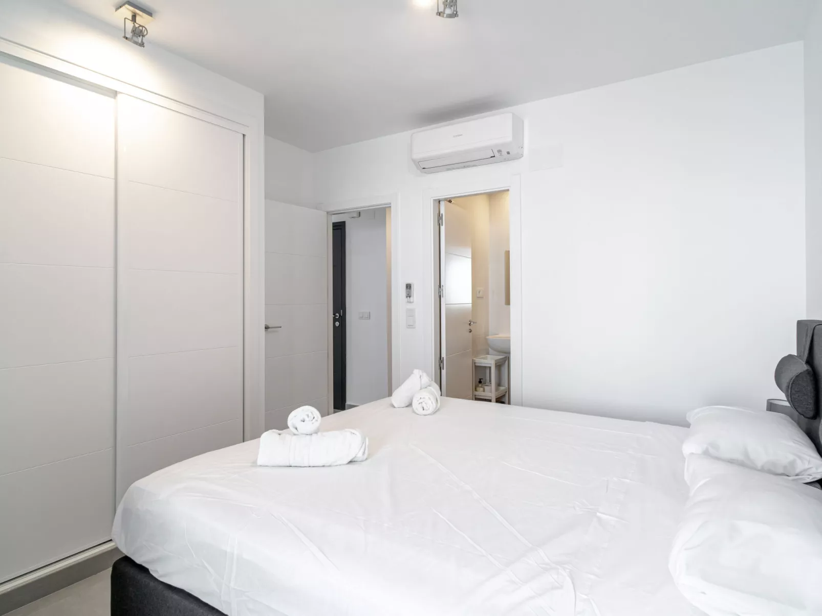 Terrazas de Ladera V4 Luxury by Casasol - Inside
