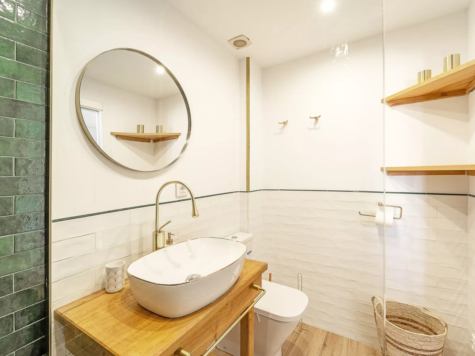 WELCS APARTAMENTO 143 EMP con vistas al canal - Inside