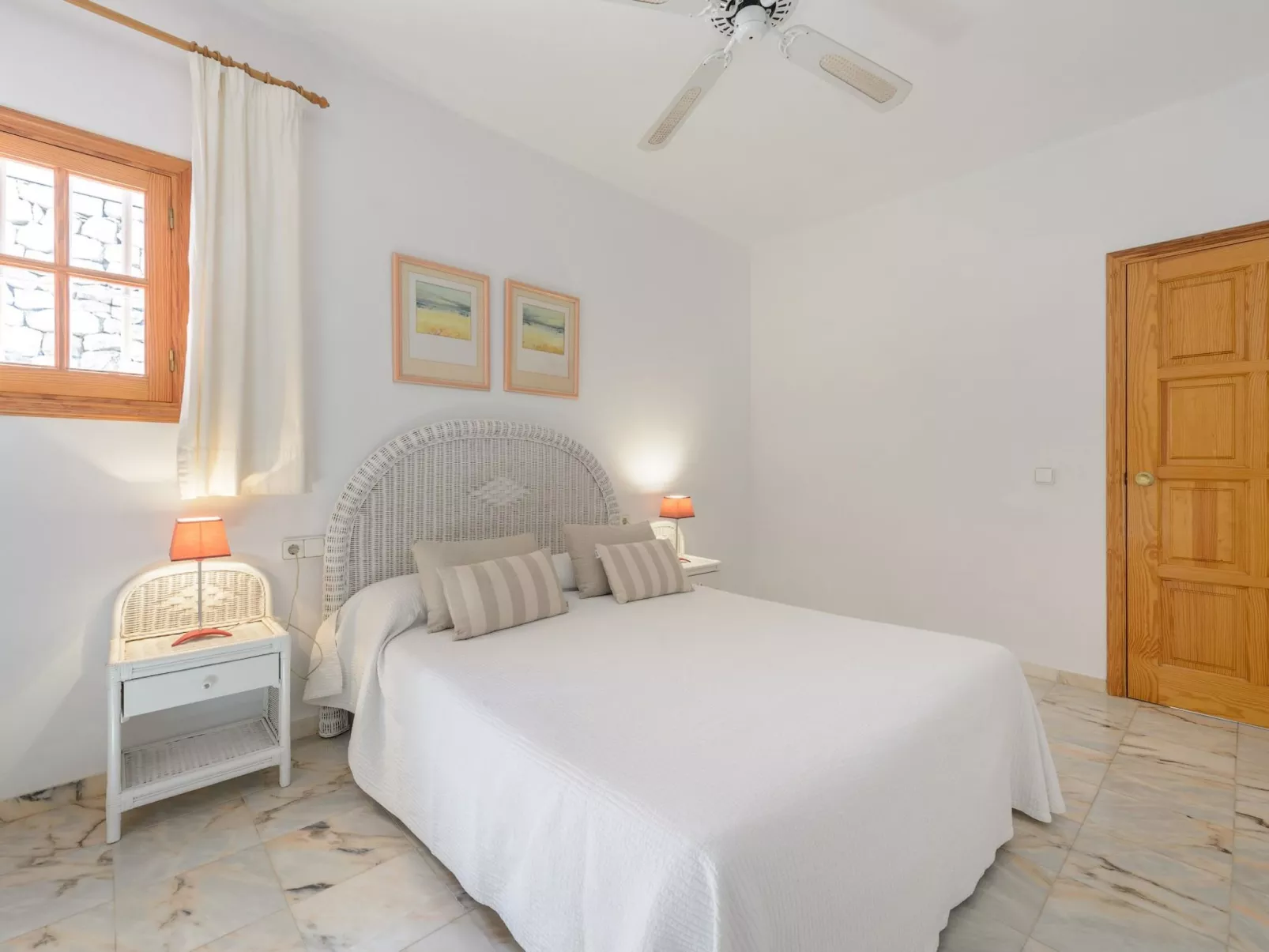 VILLA SA DESCUBERTA - Drinnen