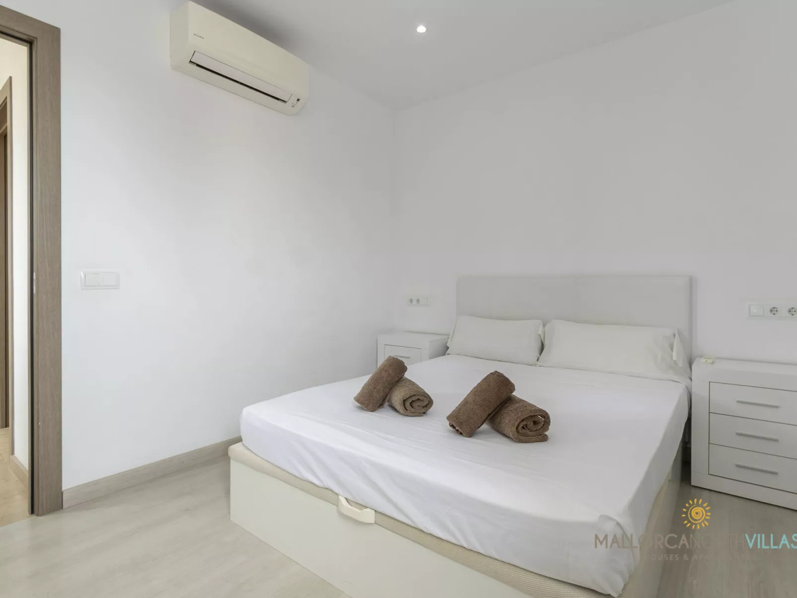 Villa Iola: Moderna Casa en Platja de Muro - Dedans