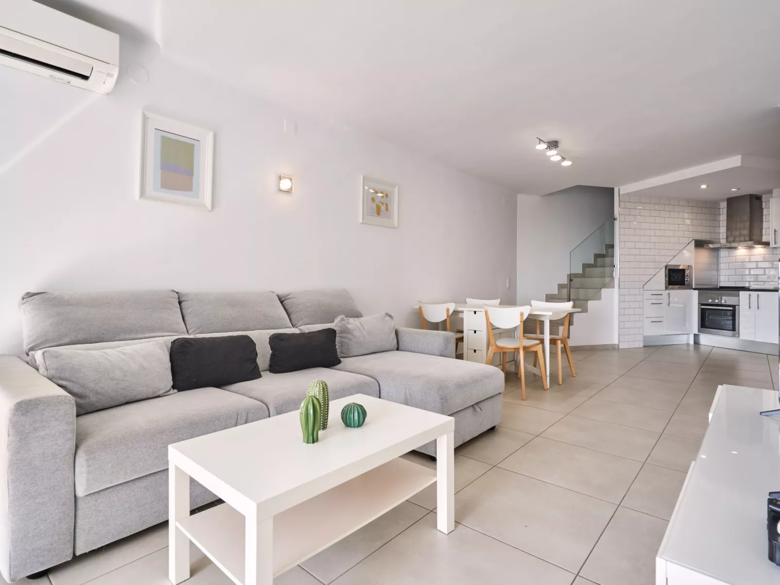 WELCS DUPLEX 026 EMP frente al canal y vistas - Drinnen