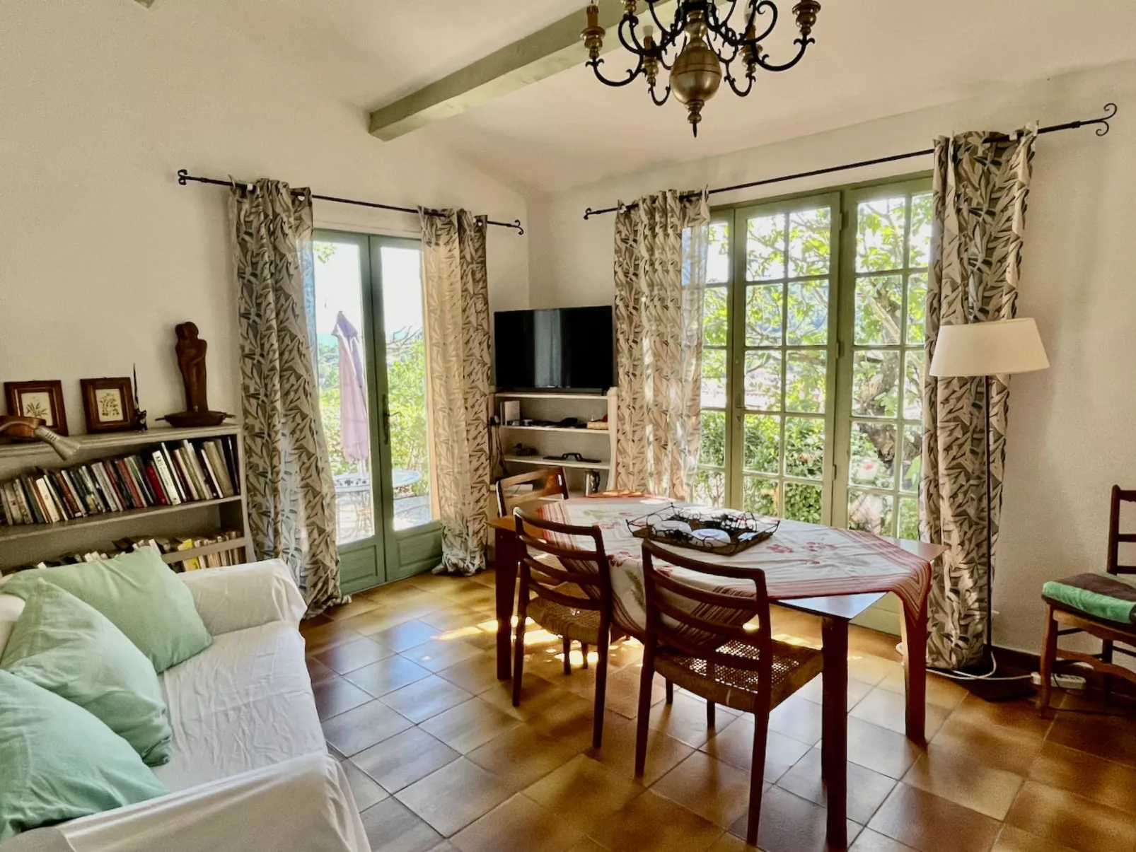 MAISON PERCHEE - Drinnen