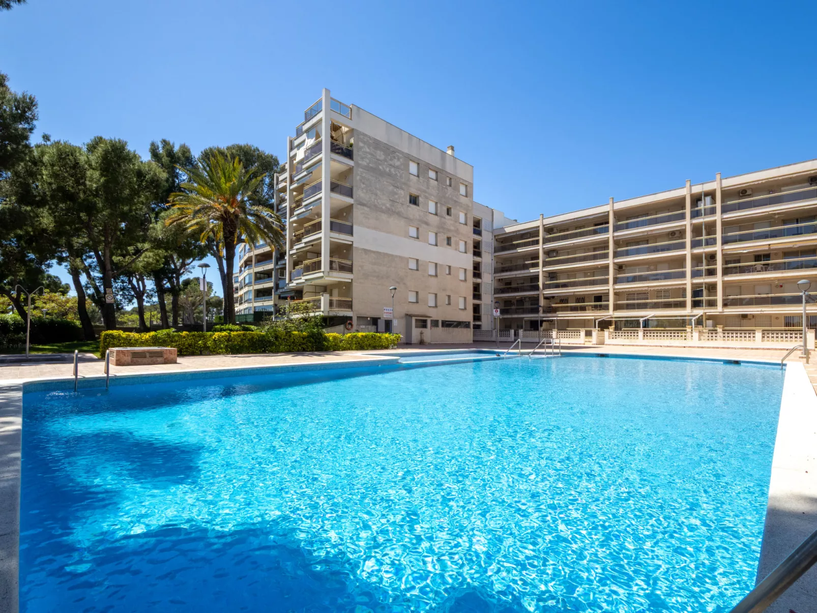 Cala Dorada - Outside