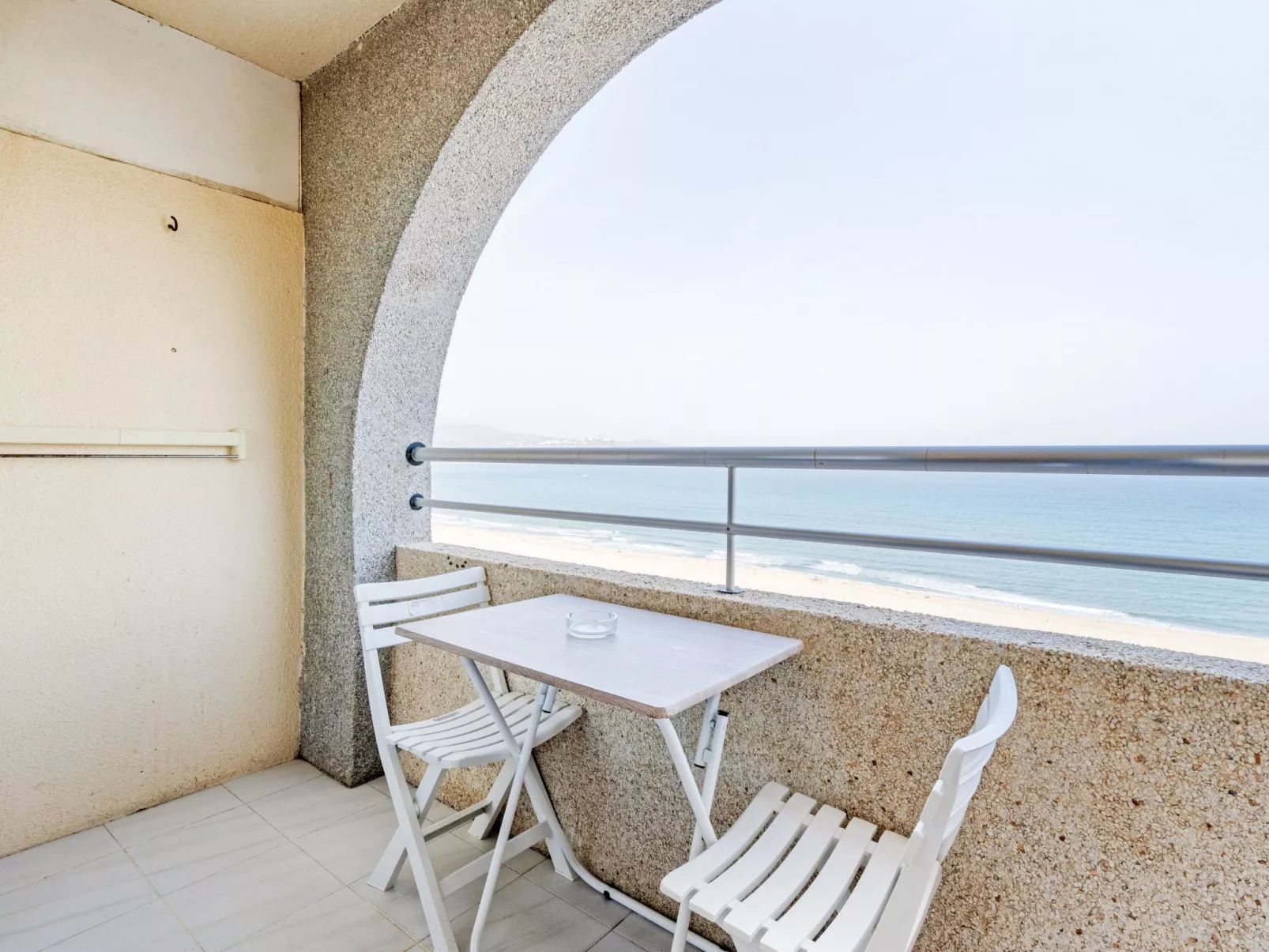WELCS ESTUDIO 082 EMP  Frente del Mar - Inside