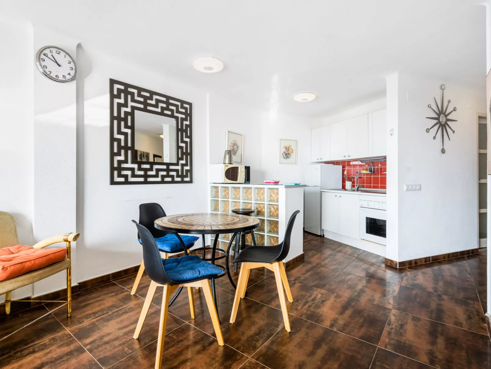 WELCS APARTAMENTO 221 EMP frente al mar - Drinnen