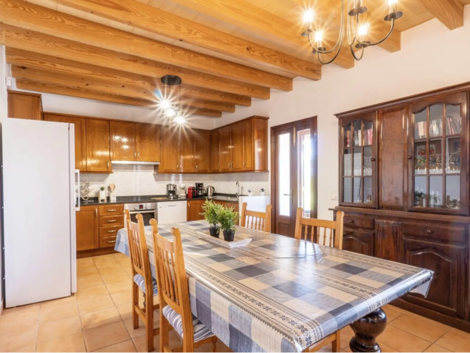 VILLA LORENZO MANACOR by PriorityVillas - Dedans