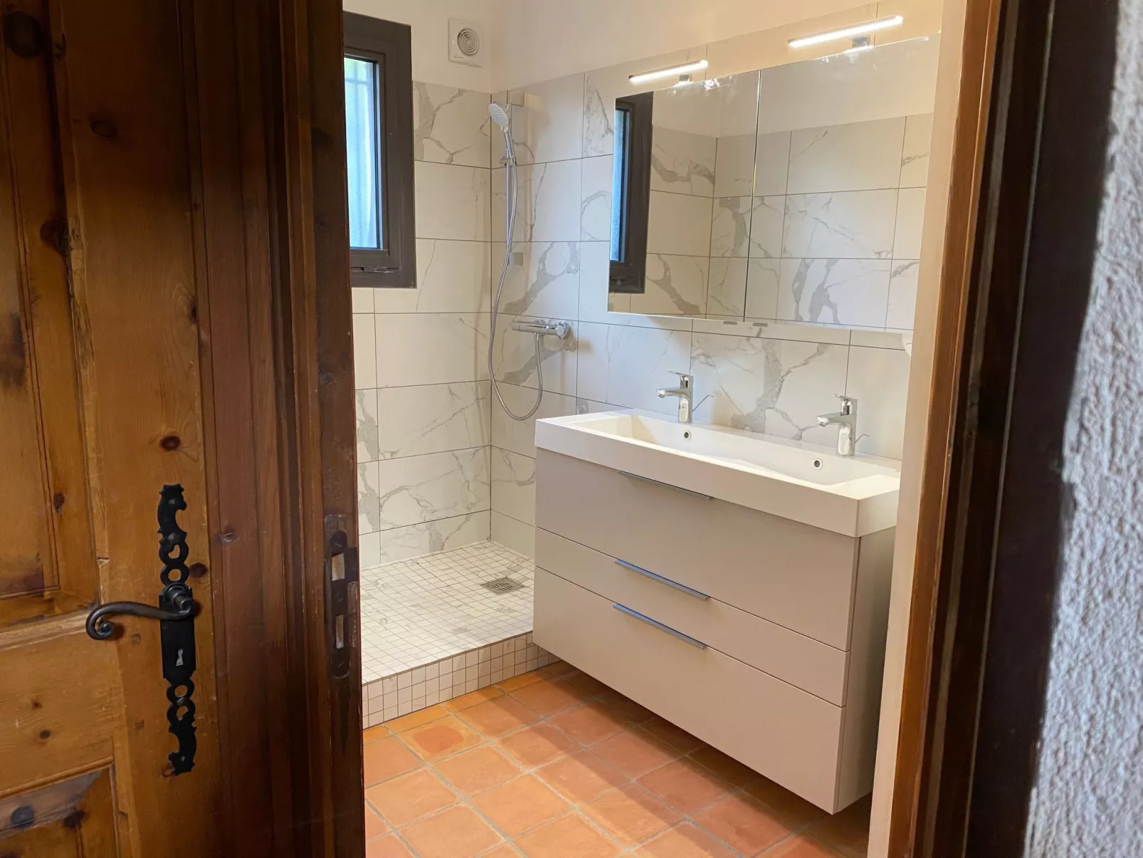 LES VALERIANES - Inside