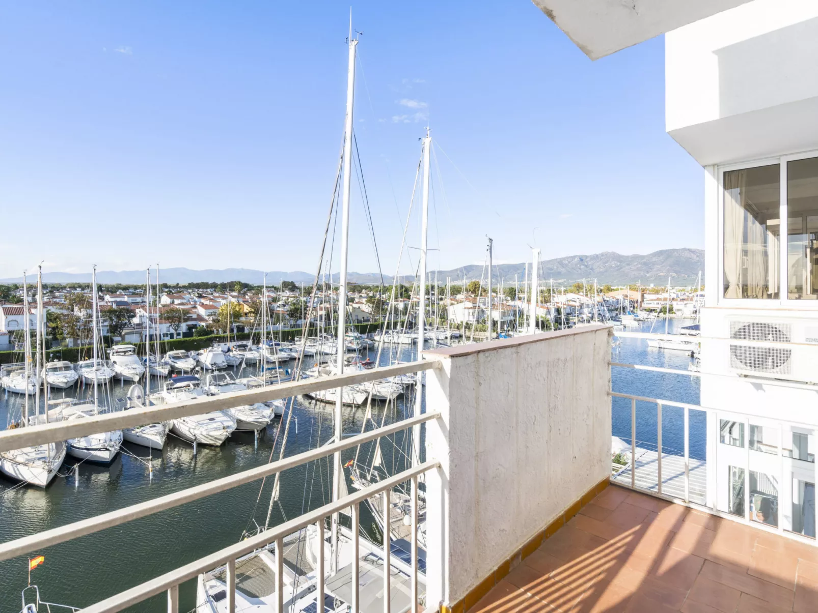 WELCS APARTAMENTO 227 EMP  con vistas al canal - Outside