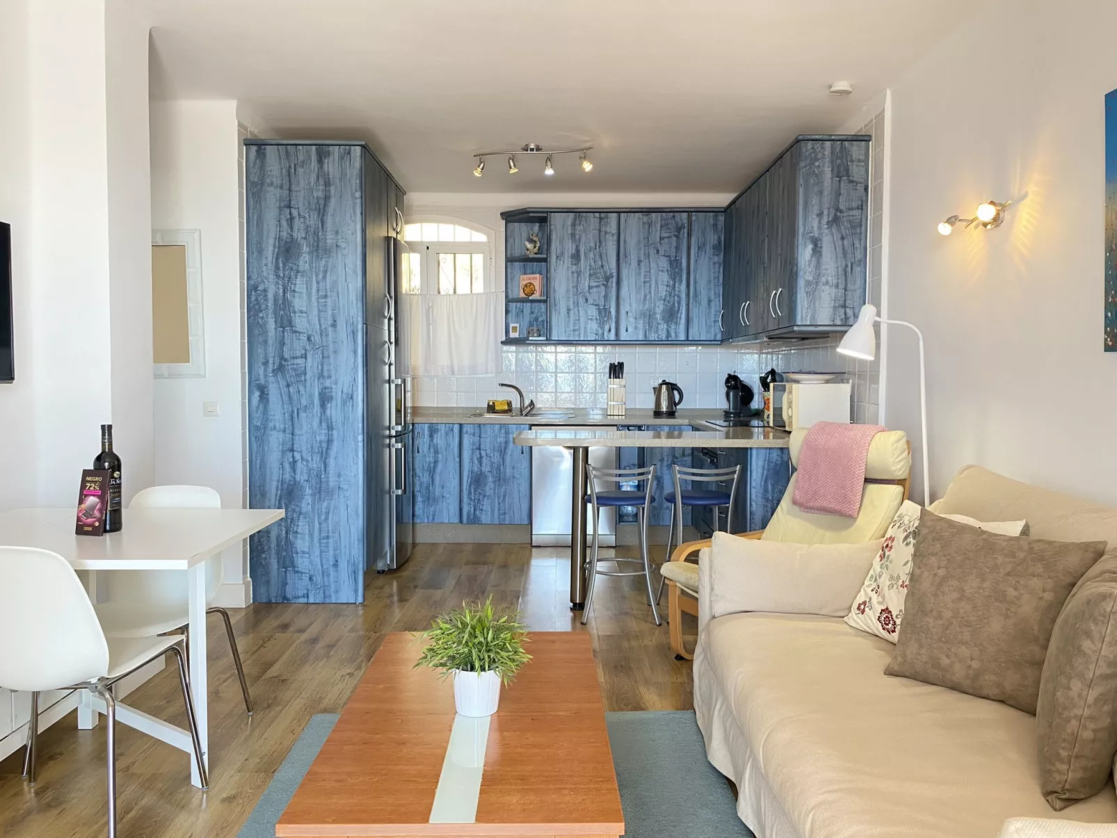 Capuchinos 42 San Juan Capistrano by Casasol - Drinnen