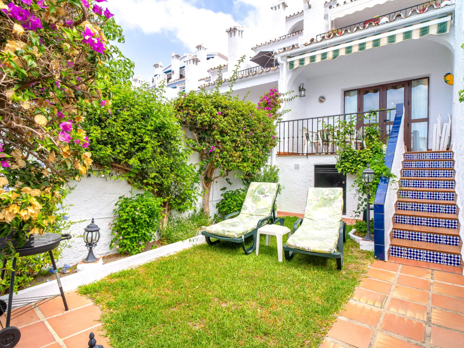 Capistrano Village Garden by Casasol - Draußen