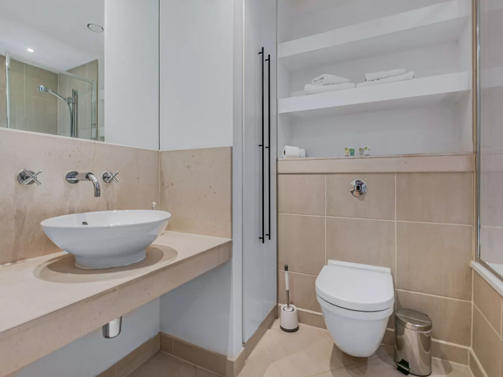 Discovery Apartments - Dedans