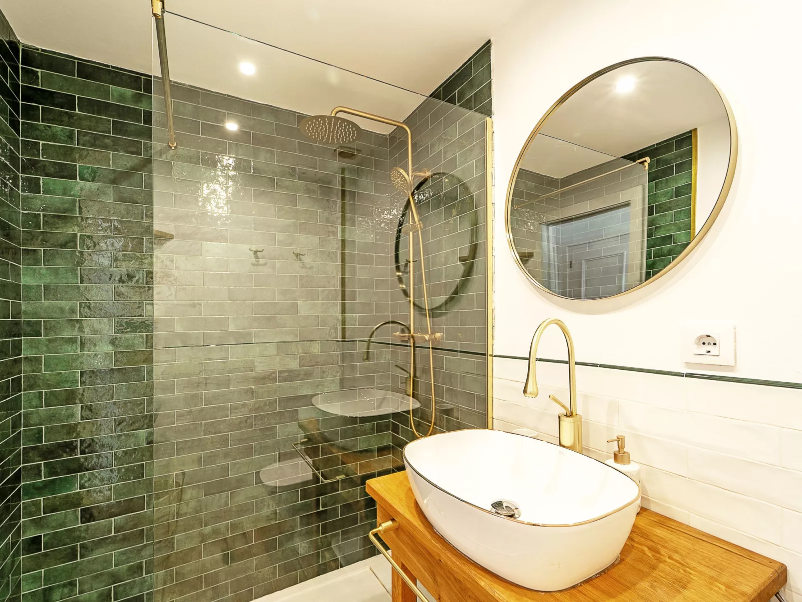 WELCS APARTAMENTO 143 EMP con vistas al canal - Inside