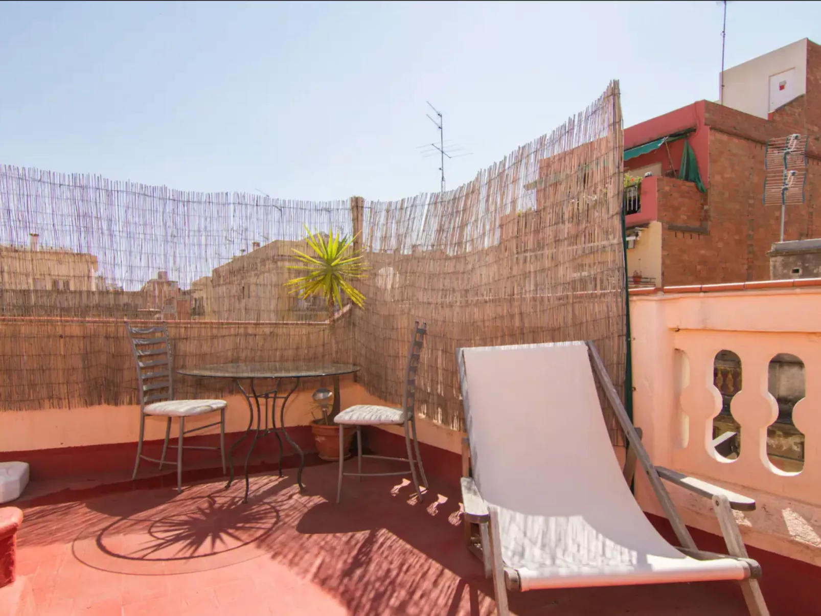 TERRACE DUPLEX at SAGRADA FAMILIA/GRACIA - Draußen