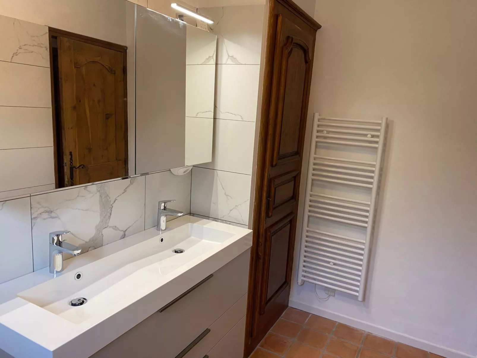 LES VALERIANES - Inside