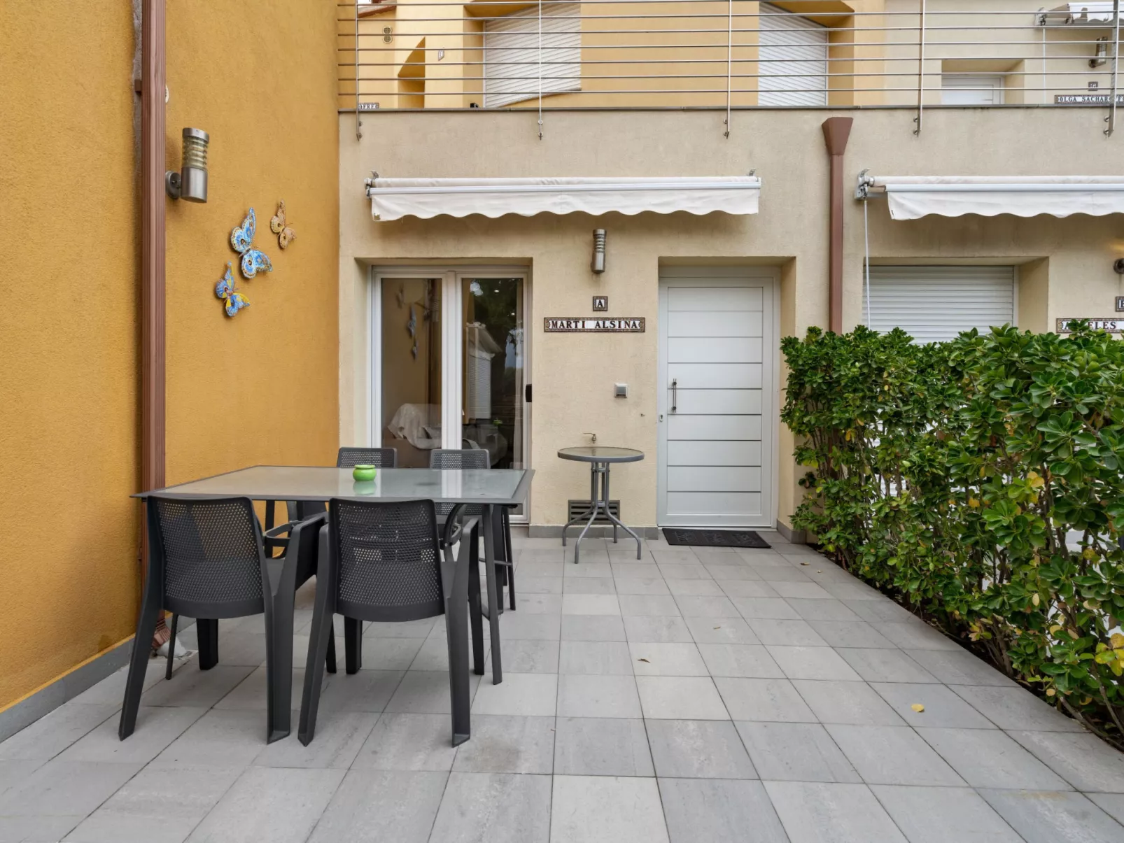 La Vida Sin Limites A EMP - Outside