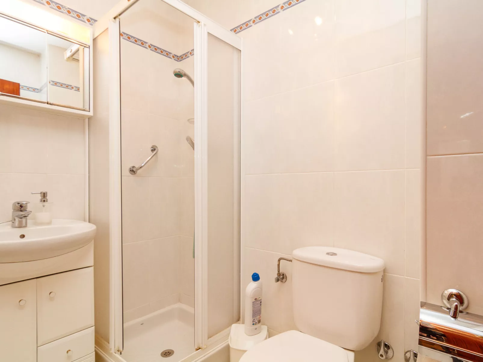 Carabeo 22 Apartment by Casasol - Inside