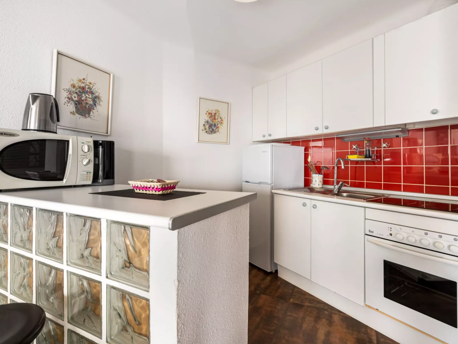 WELCS APARTAMENTO 221 EMP frente al mar - Drinnen