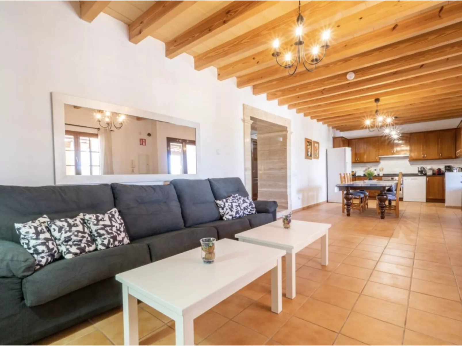 VILLA LORENZO MANACOR by PriorityVillas - Dedans