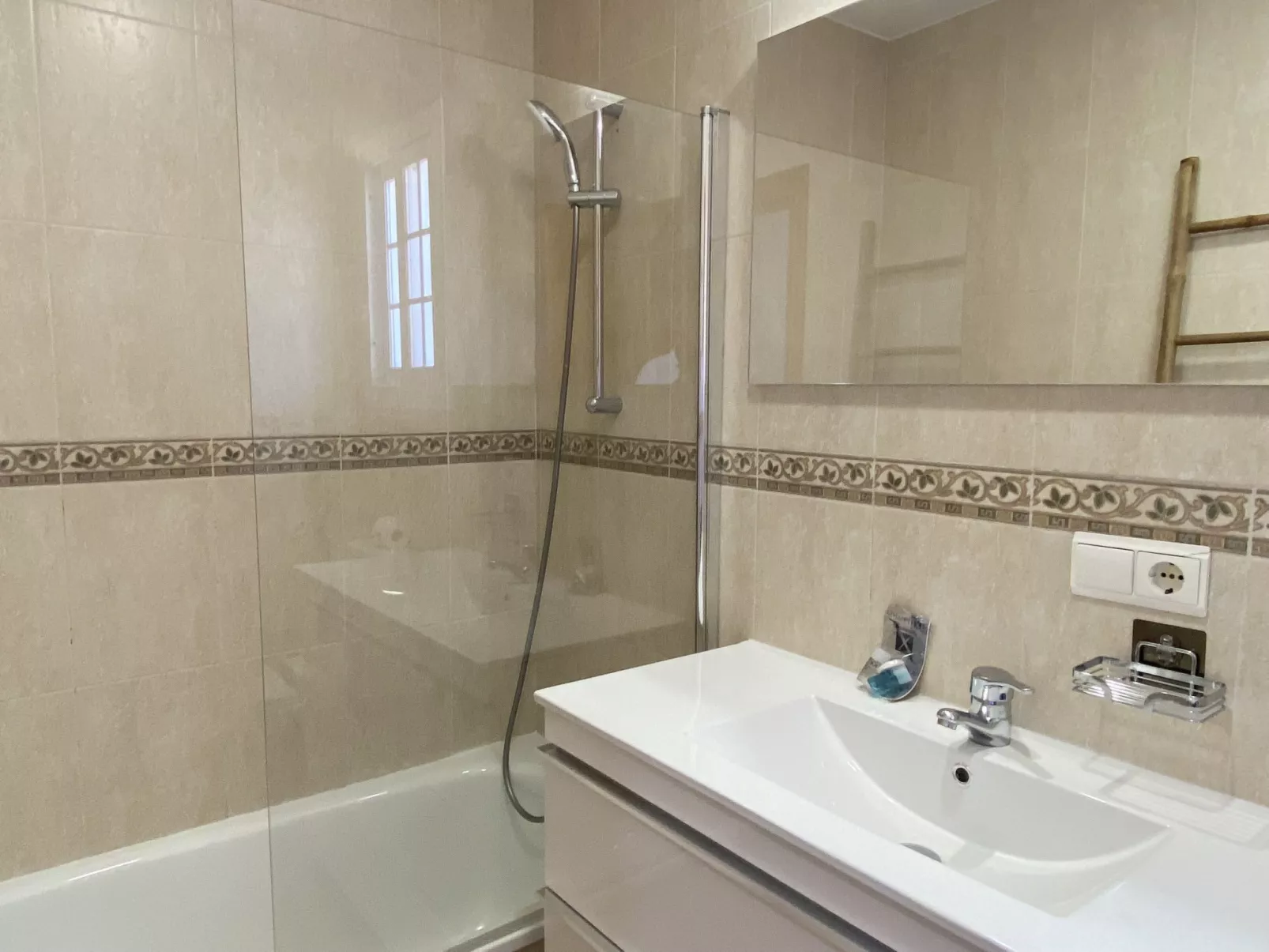 Azahara En Suite by Casasol - Drinnen