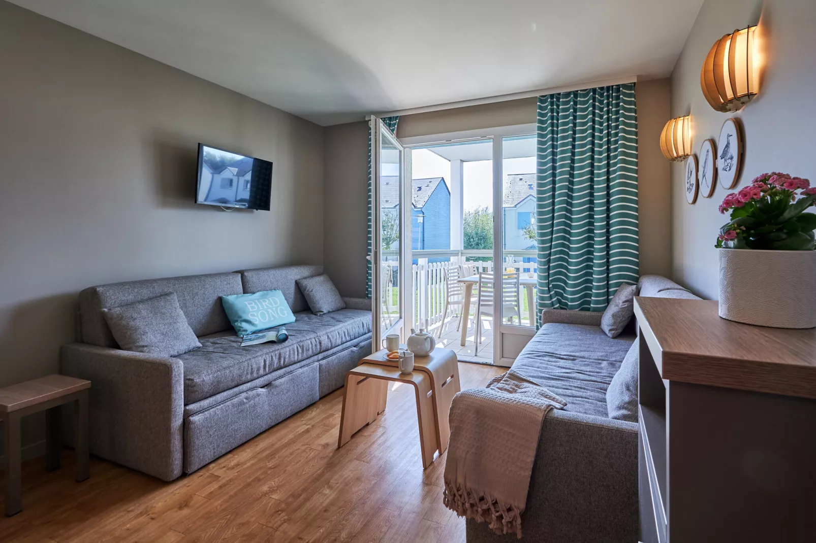 Residence Le Chant des Oiseaux Courseulles-sur-Mer - 36 Standard Apt 6 p - 2 bedrooms - terrasse ou balcon-Living room