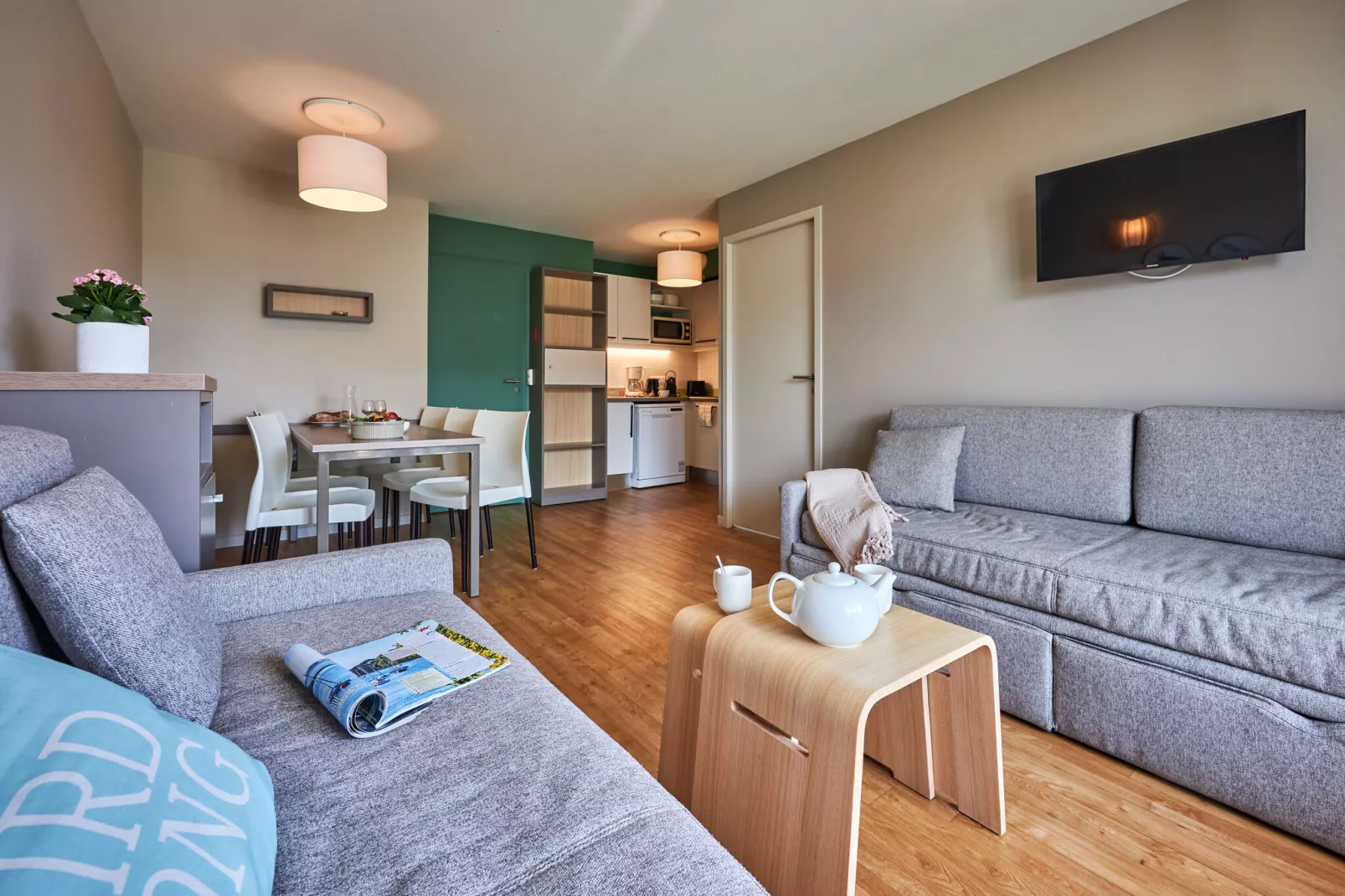 Residence Le Chant des Oiseaux Courseulles-sur-Mer - 36 Standard Apt 6 p - 2 bedrooms - terrasse ou balcon-Living room