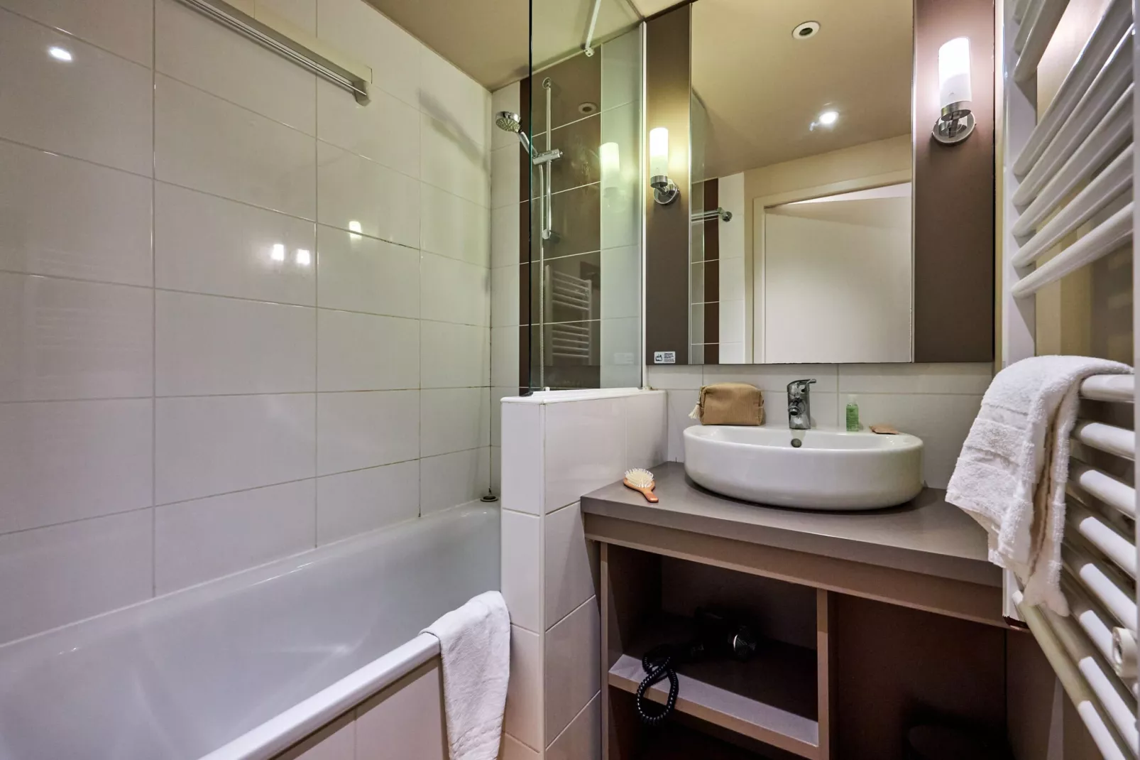 Residence Le Chant des Oiseaux Courseulles-sur-Mer - 36 Standard Apt 6 p - 2 bedrooms - terrasse ou balcon-Bathroom