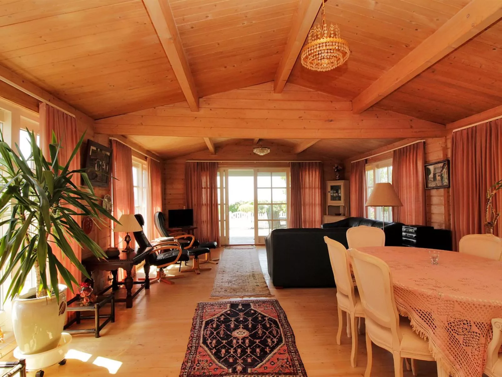 "Enrik" - 123m from the sea - Drinnen