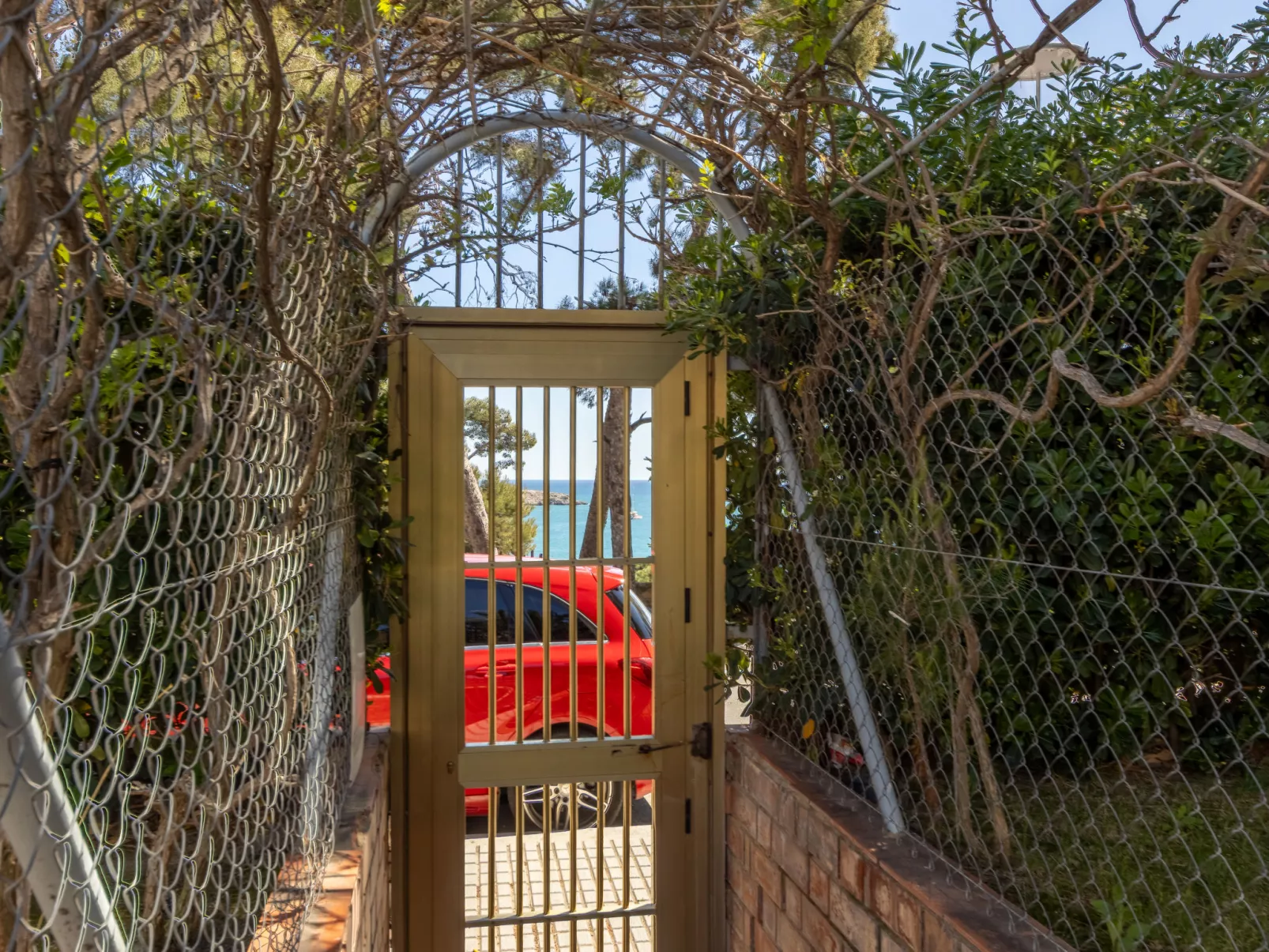 Cala Dorada - Outside