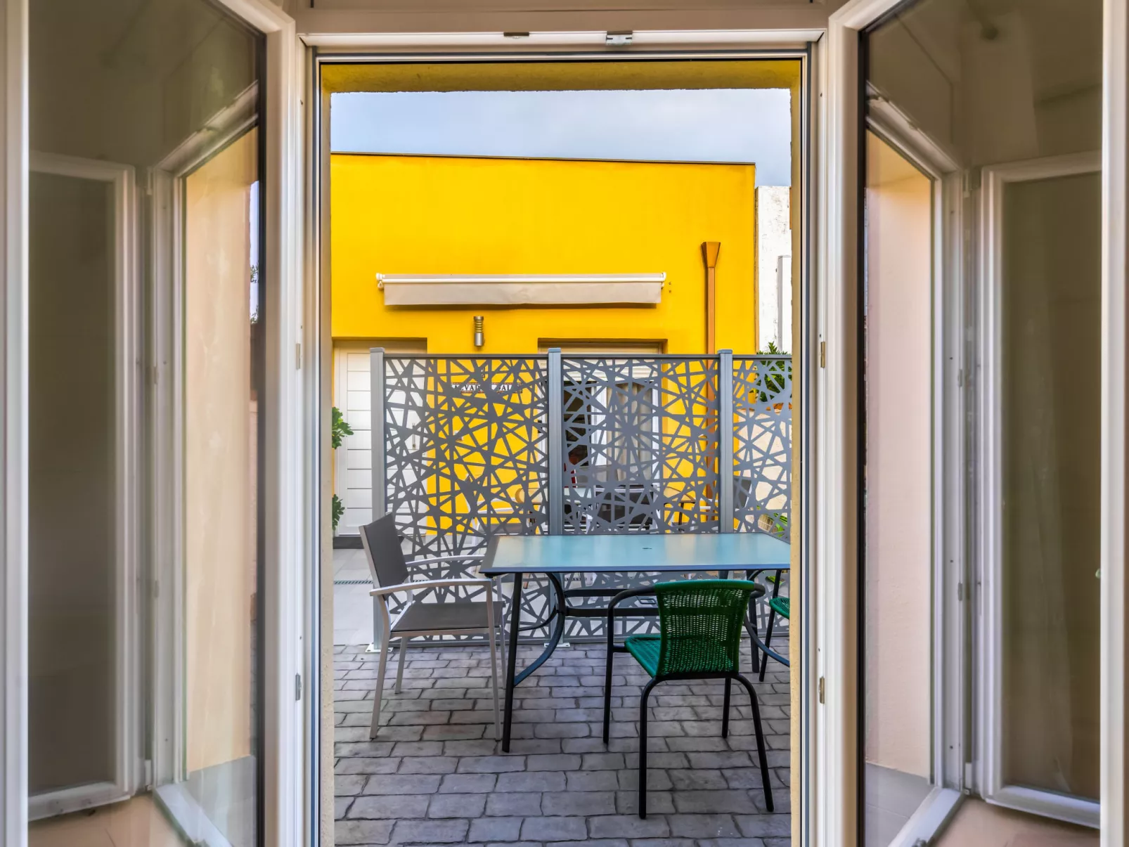 La Vida Sin Limites I EMP - Outside