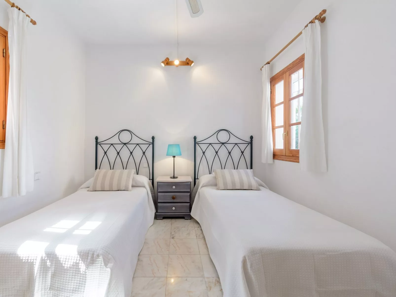 VILLA SA DESCUBERTA - Drinnen