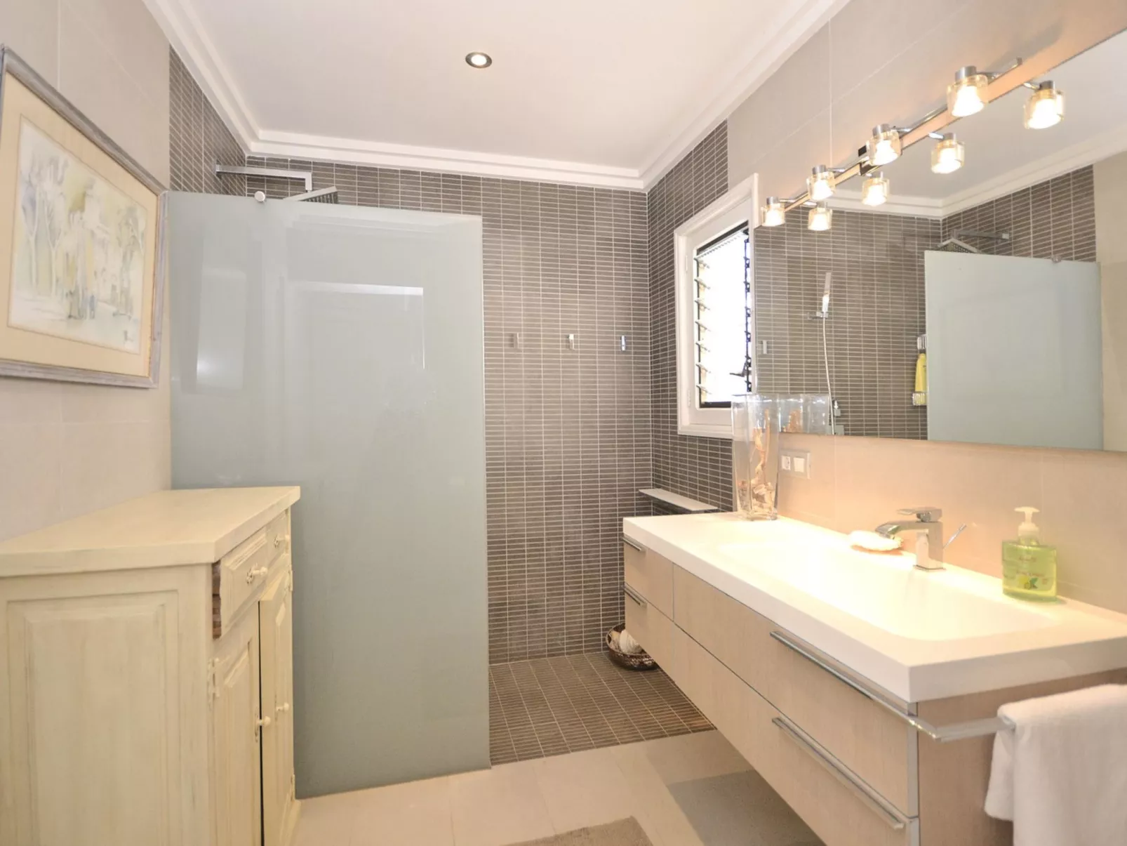 Llenaire - Xata - Inside