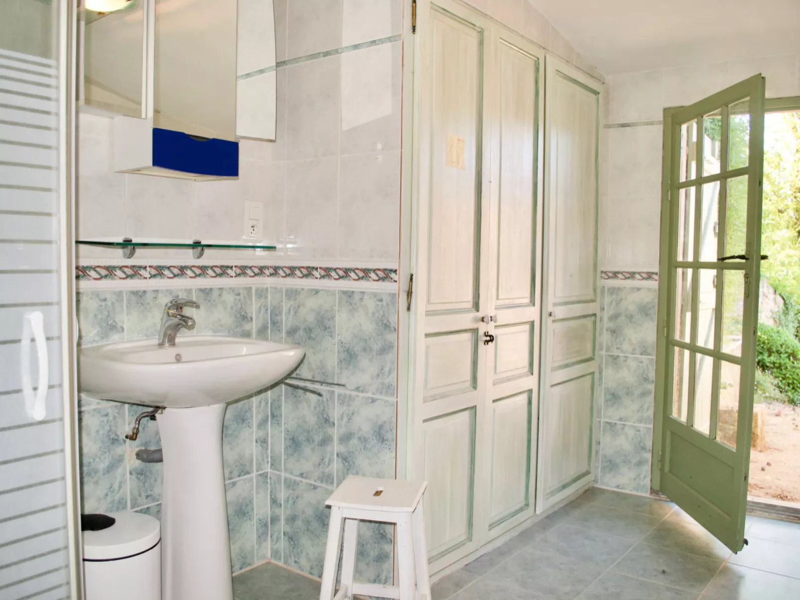 MAISON PERCHEE - Drinnen