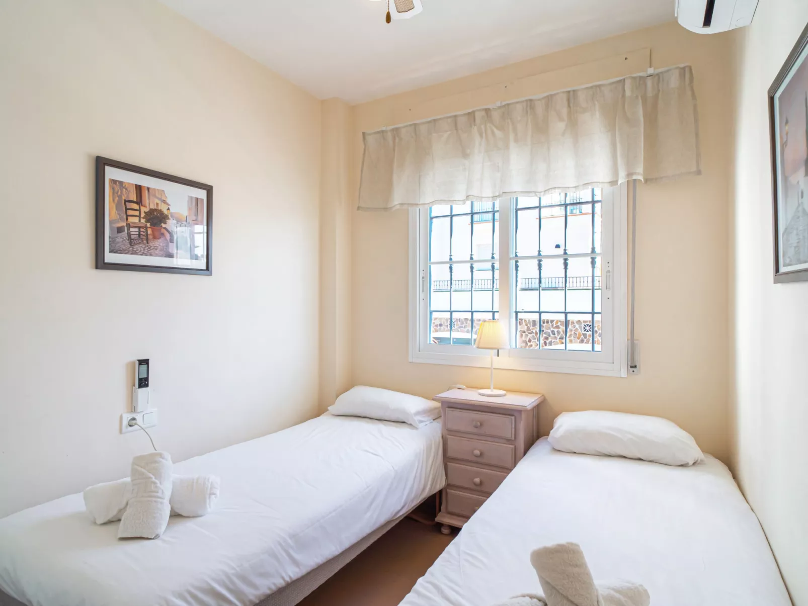 Mediterraneo 1J by Casasol - Inside