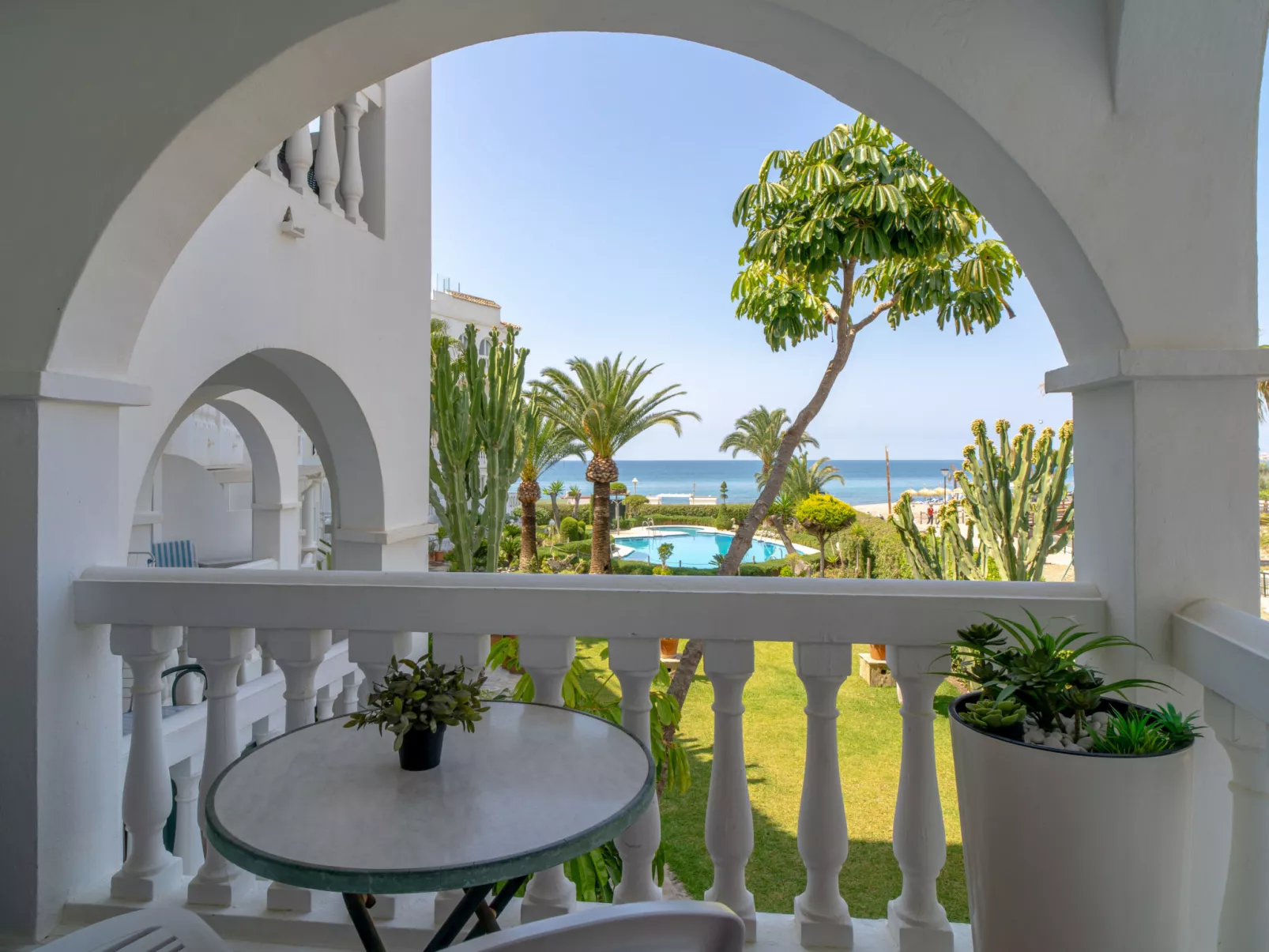 Stella Maris Beachfront B by Casasol - Dehors