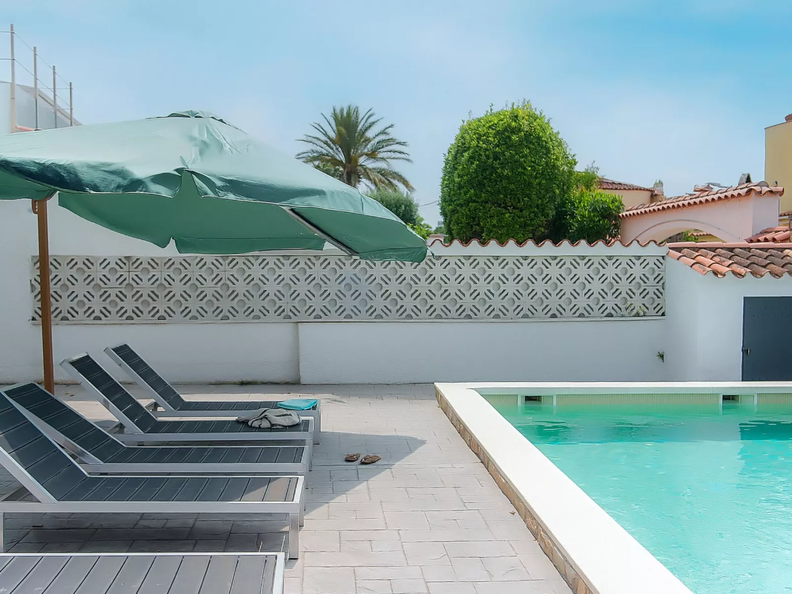 WELCS CASA 111 EMP con piscina - Outside